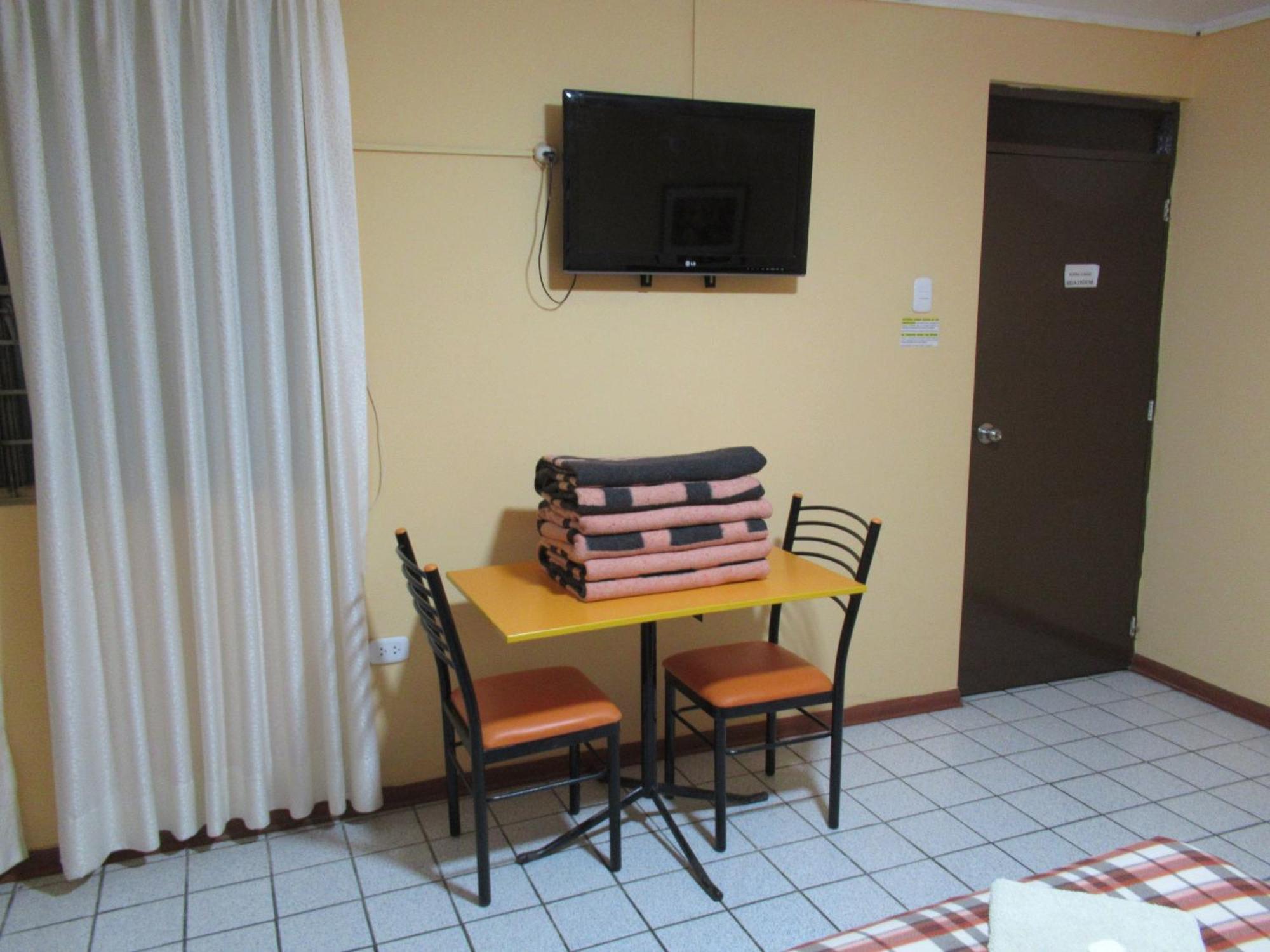 Kurmi Hostel Lima Airport Room photo