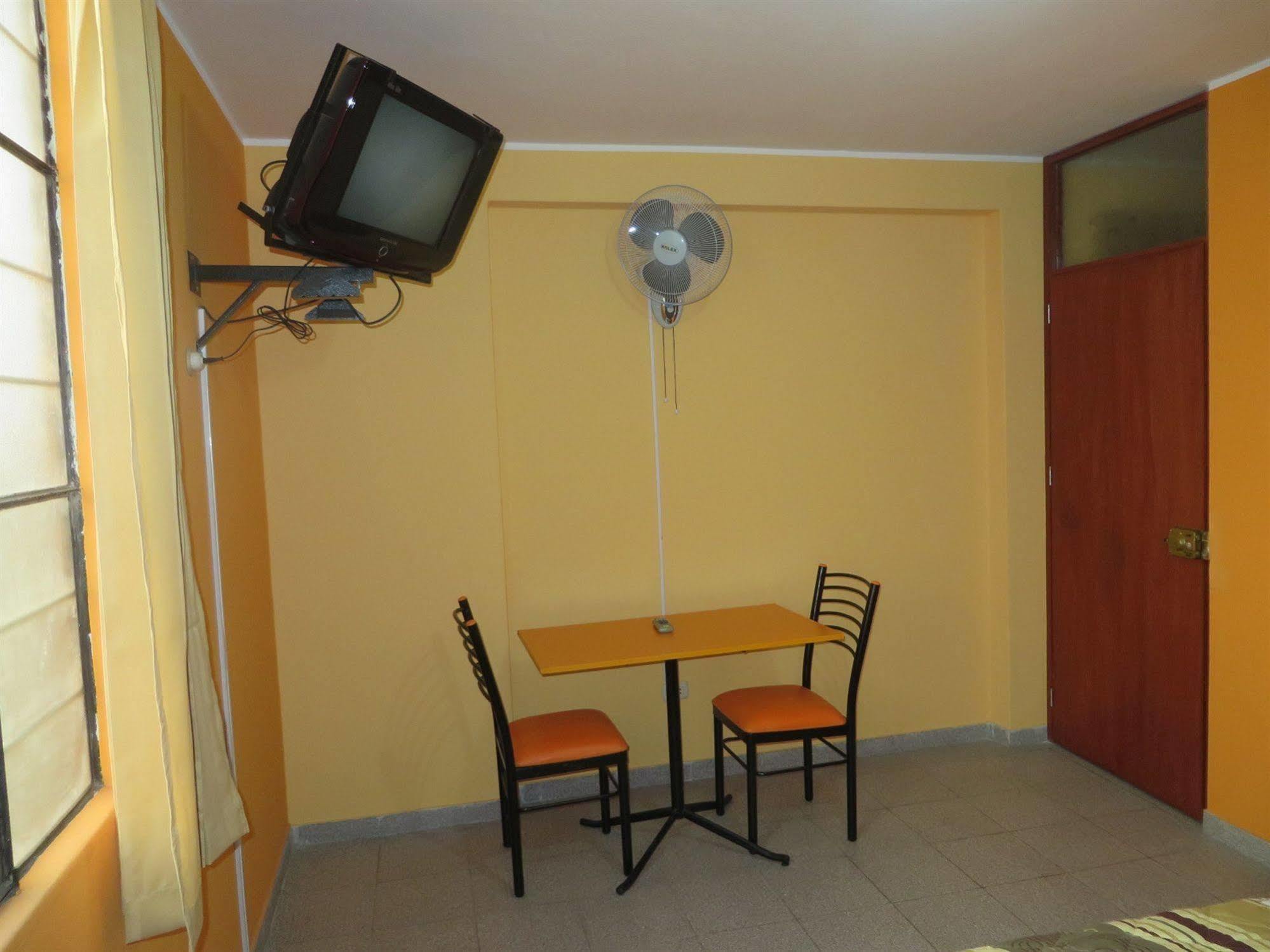Kurmi Hostel Lima Airport Exterior photo